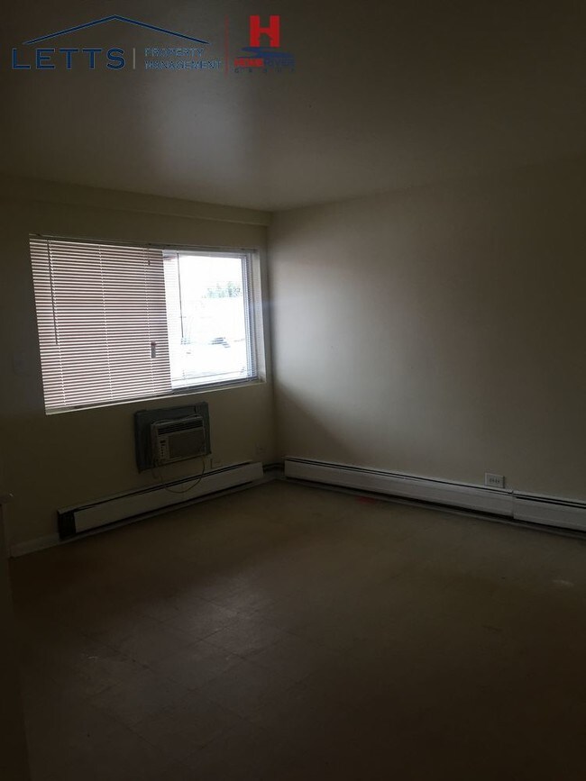 Building Photo - 17 N Hillside Ave
