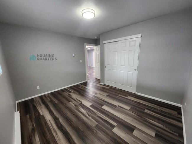 Building Photo - 12421 E Riverside Ave