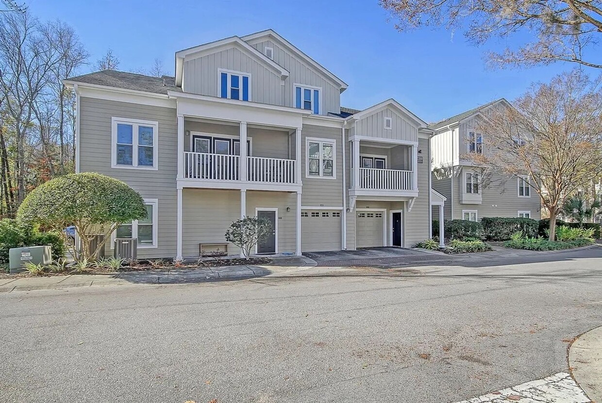 Primary Photo - 3 Bedroom 2 Bath Condo in The Colony at He...