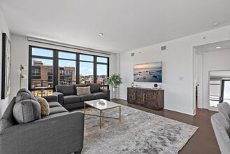 Building Photo - 1611 8th St NW