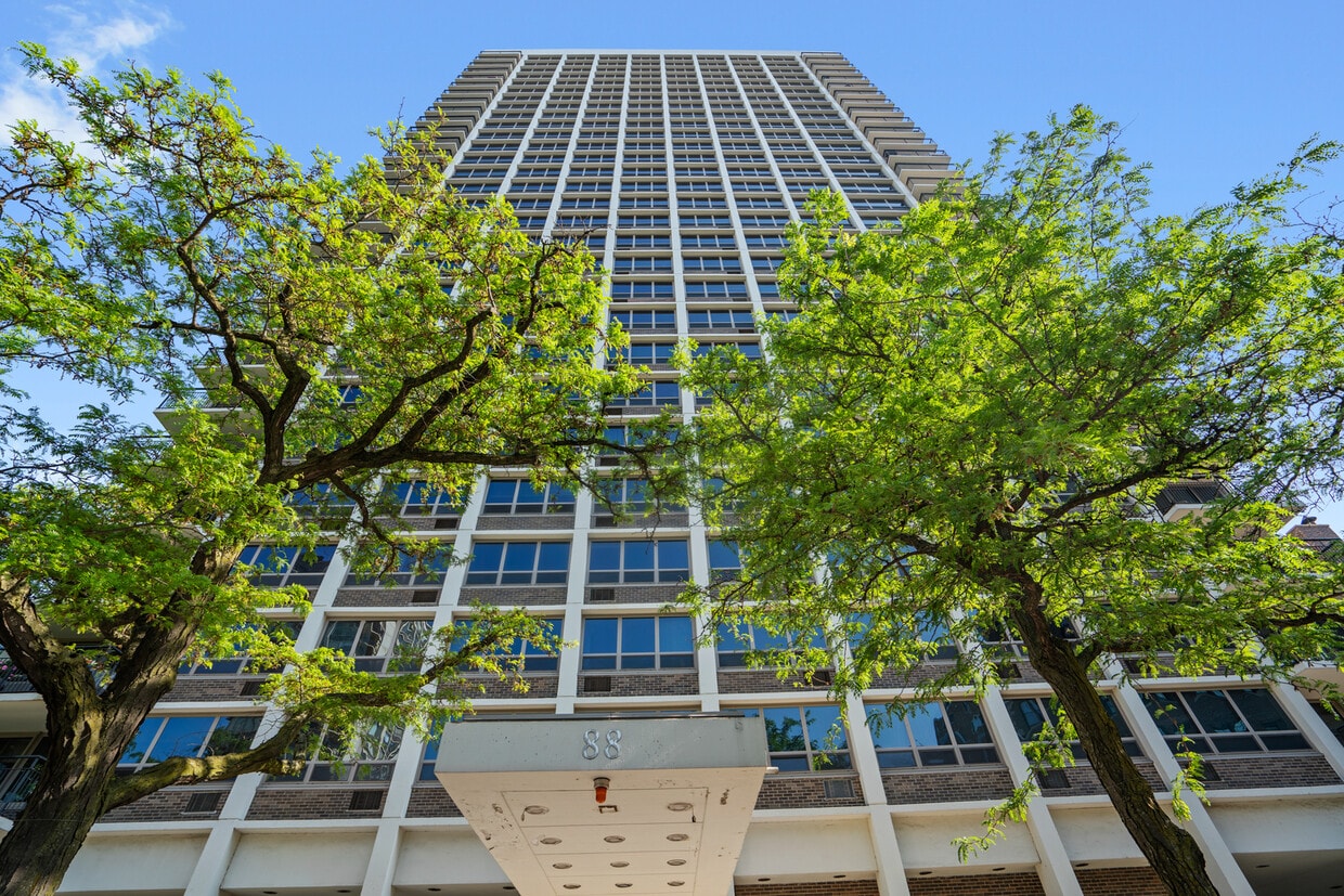 Foto principal - 88 W Schiller St