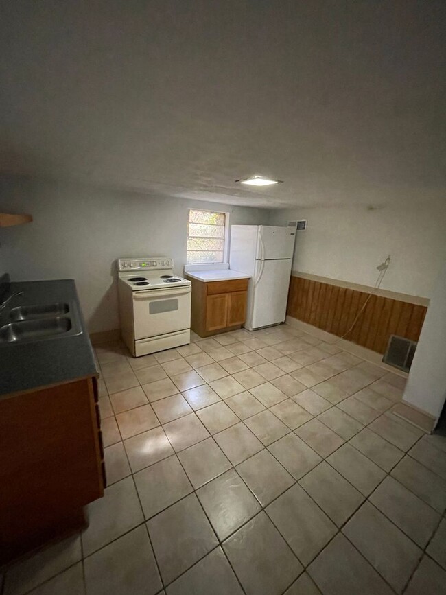 Foto del edificio - Atlanta Apartment on Quiet Corner Lot Comi...