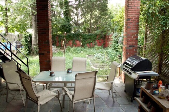 33 Jefferson Backyard - 33 Jefferson Ave