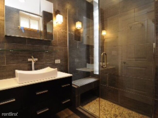 Foto del edificio - 847 W Addison St