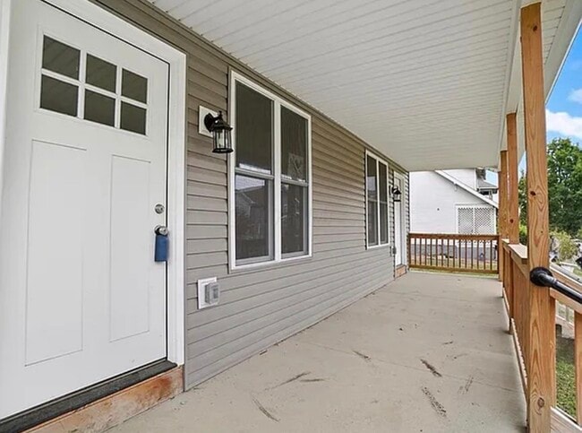 Foto del edificio - 782 Seymour Ave