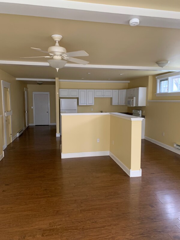 Building Photo - 63 Spencer Ave