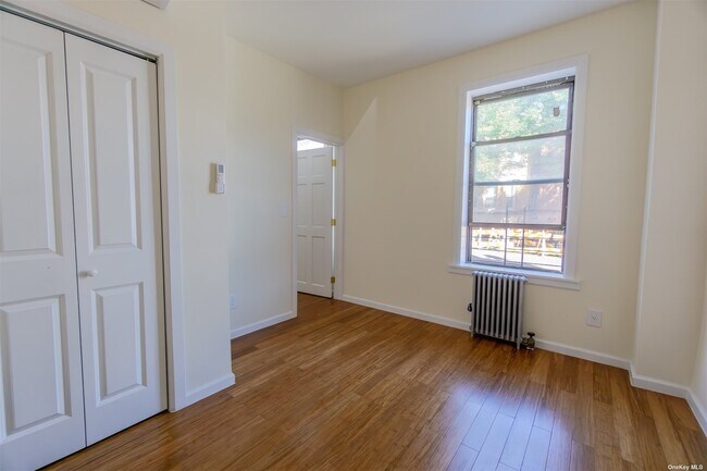 Building Photo - 37-17 34th Ave