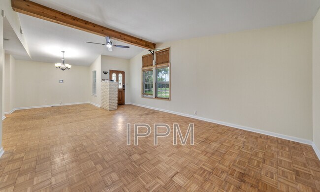 Foto del edificio - 914 Carrol Ave