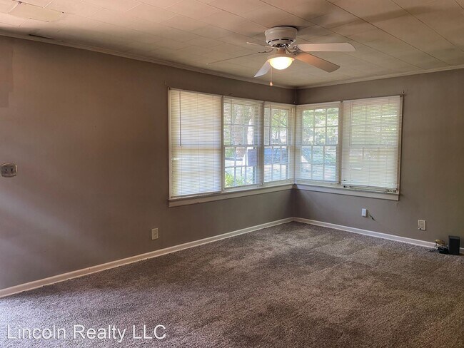 Foto del edificio - 3 br, 1.5 bath House - 706 E. Cranford Ave *