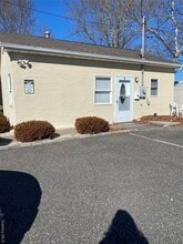 Building Photo - 355 Bayville Ave