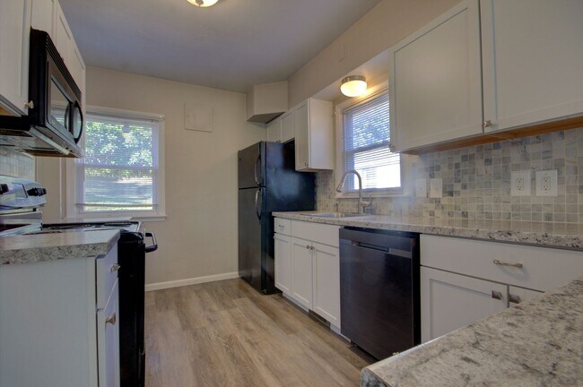 Foto del edificio - 3 Bed Bettendorf Home