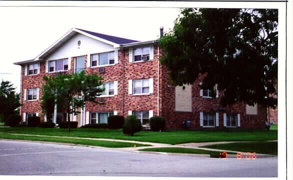 Primary Photo - 4221-4229 Lindenwood