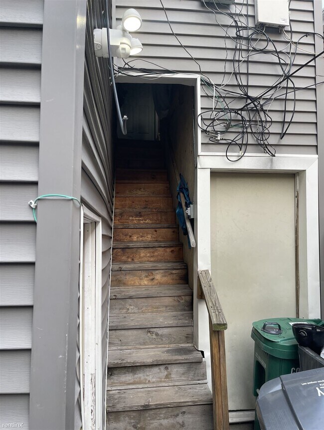 Building Photo - 1 br, 1 bath House - 92 River St 94 River ...