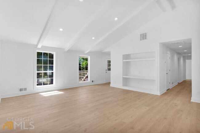 Foto del edificio - 12005 Hamilton Rd