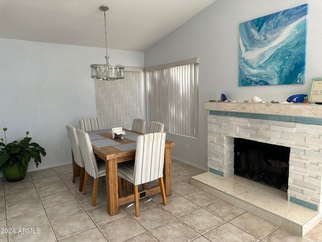 Foto del edificio - 11025 W Poinsettia Dr