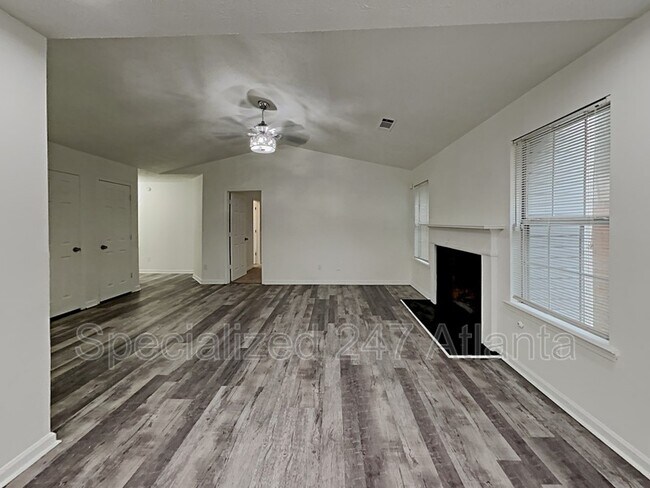 Building Photo - 128 Lake Terrace