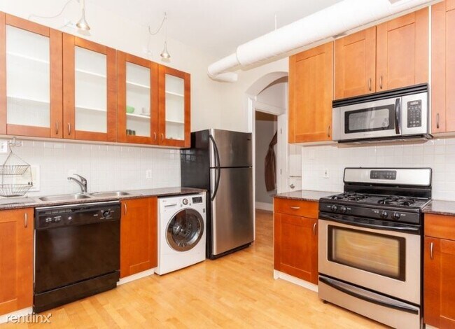 Building Photo - 2 br, 1 bath Apartment - 64 Tower Rd