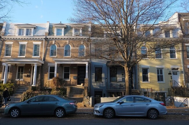 Building Photo - 1219 Park Rd NW