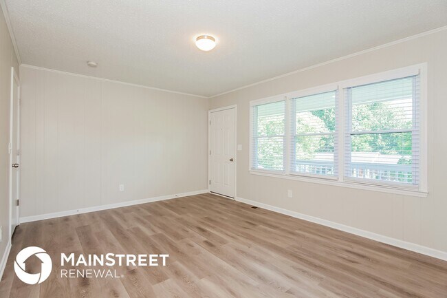 Foto del edificio - 2419 Sandlewood Dr