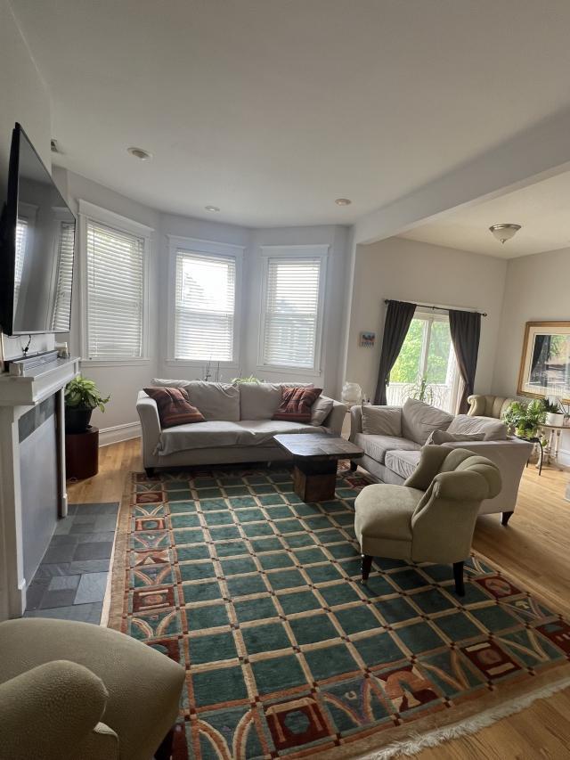 Foto del edificio - 3 bedroom in Chicago IL 60655