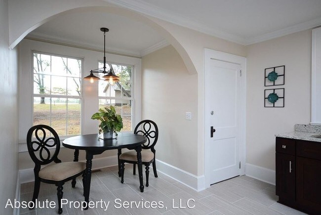 Building Photo - Close to Downtown Greenville