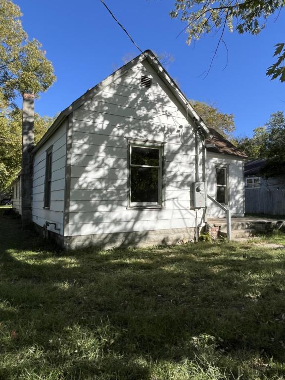 Primary Photo - 330 N Spring St