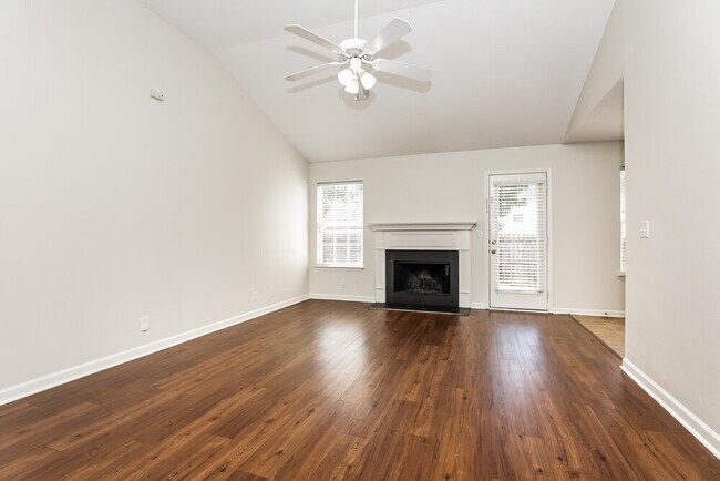 Building Photo - 861 Maricopa Dr