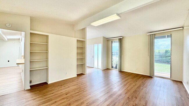 Foto del edificio - SPACIOUS 4 BEDROOM HOME IN DESIRABLE AIEA ...