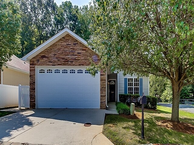 Primary Photo - 5570 Regent Village Drive