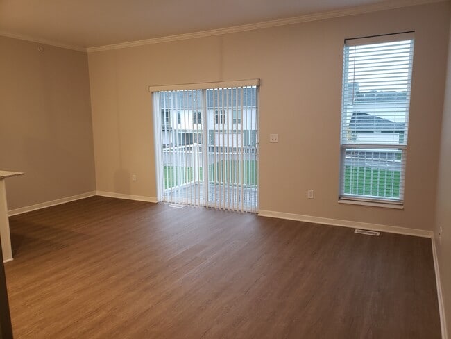 Living room/Dining area - Brookgreen Townhomes