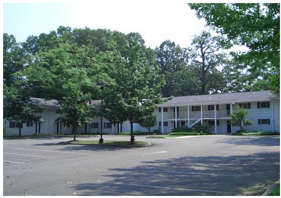 Primary Photo - Country Club Apartment