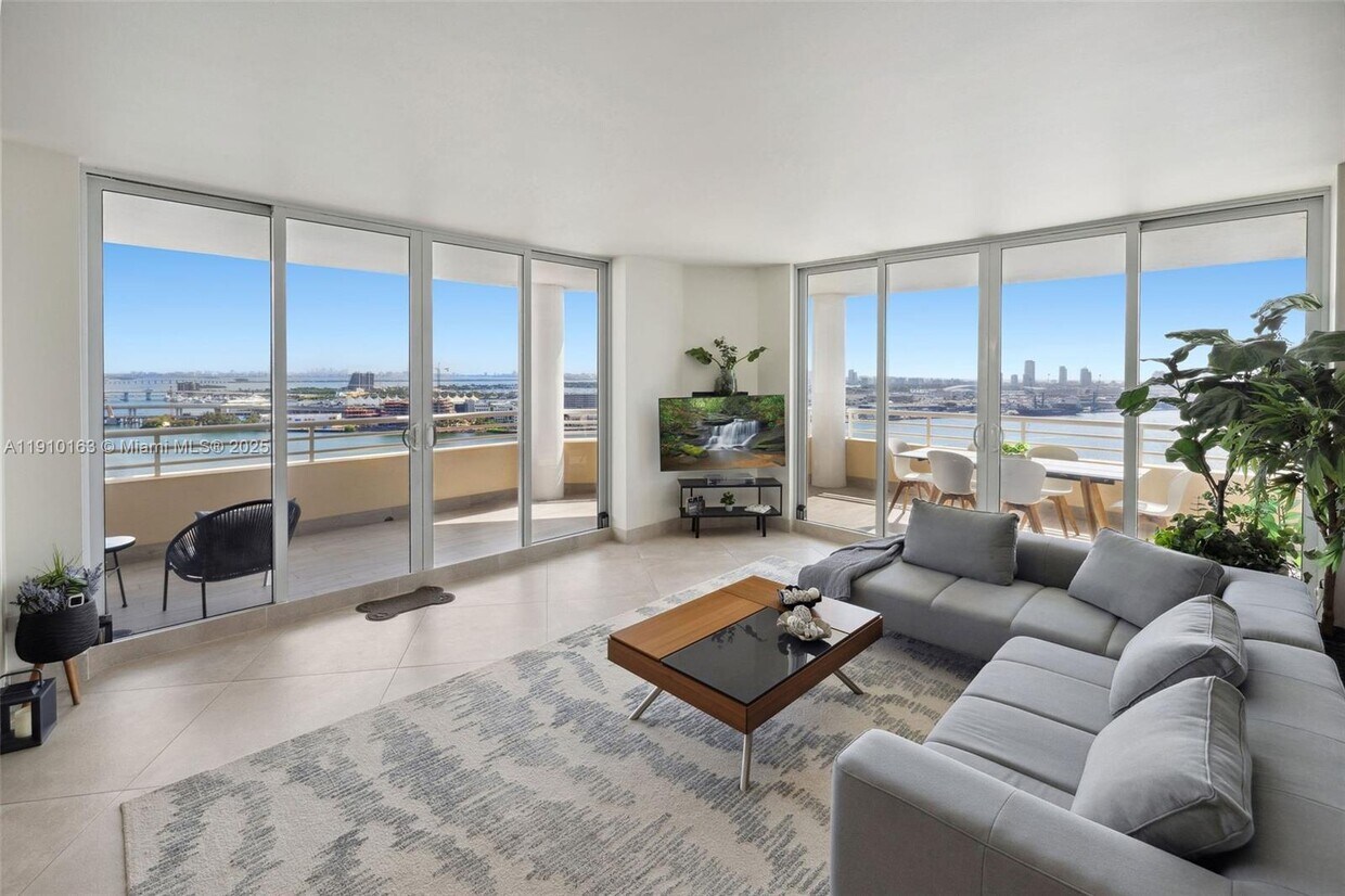 Foto principal - 808 Brickell Key Dr