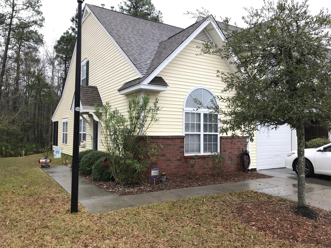 605 Poplar Grove Pl, Summerville, SC 29483 Townhome Rentals in