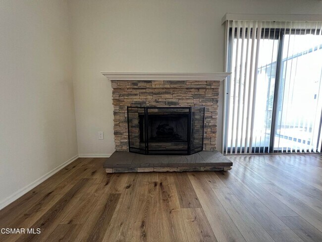 Foto del edificio - Beautifully maintained home in the desirable Camarillo Springs