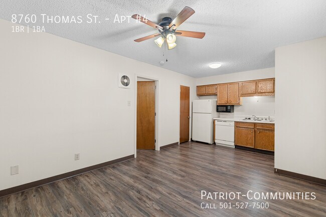 Foto del edificio - 8760 Thomas St
