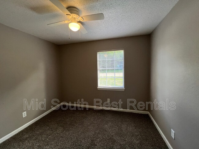 Building Photo - 530 E Shelby Dr