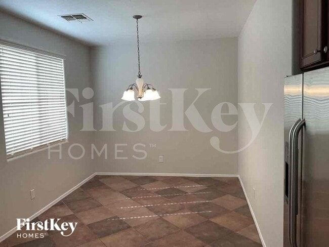 Building Photo - 4151 E Oakland St