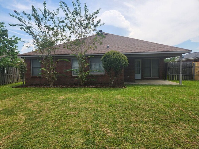 Foto del edificio - 6523 Fairfax Way