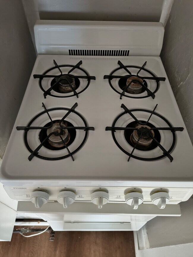 Foto del edificio - 24 Cameron Ave