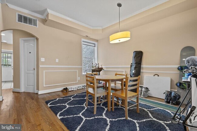 Foto del edificio - 128 Thomas St NW