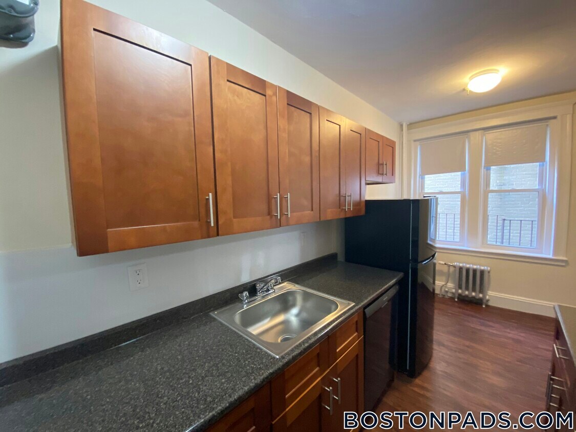 Primary Photo - 1171 Boylston St