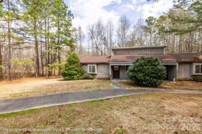 Foto del edificio - 136 Brentwood Dr