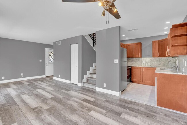 Foto del edificio - 8911 NW 28th Dr