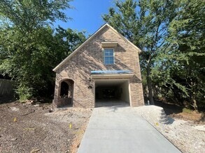 Building Photo - 362 N Mountain Ranch Rd
