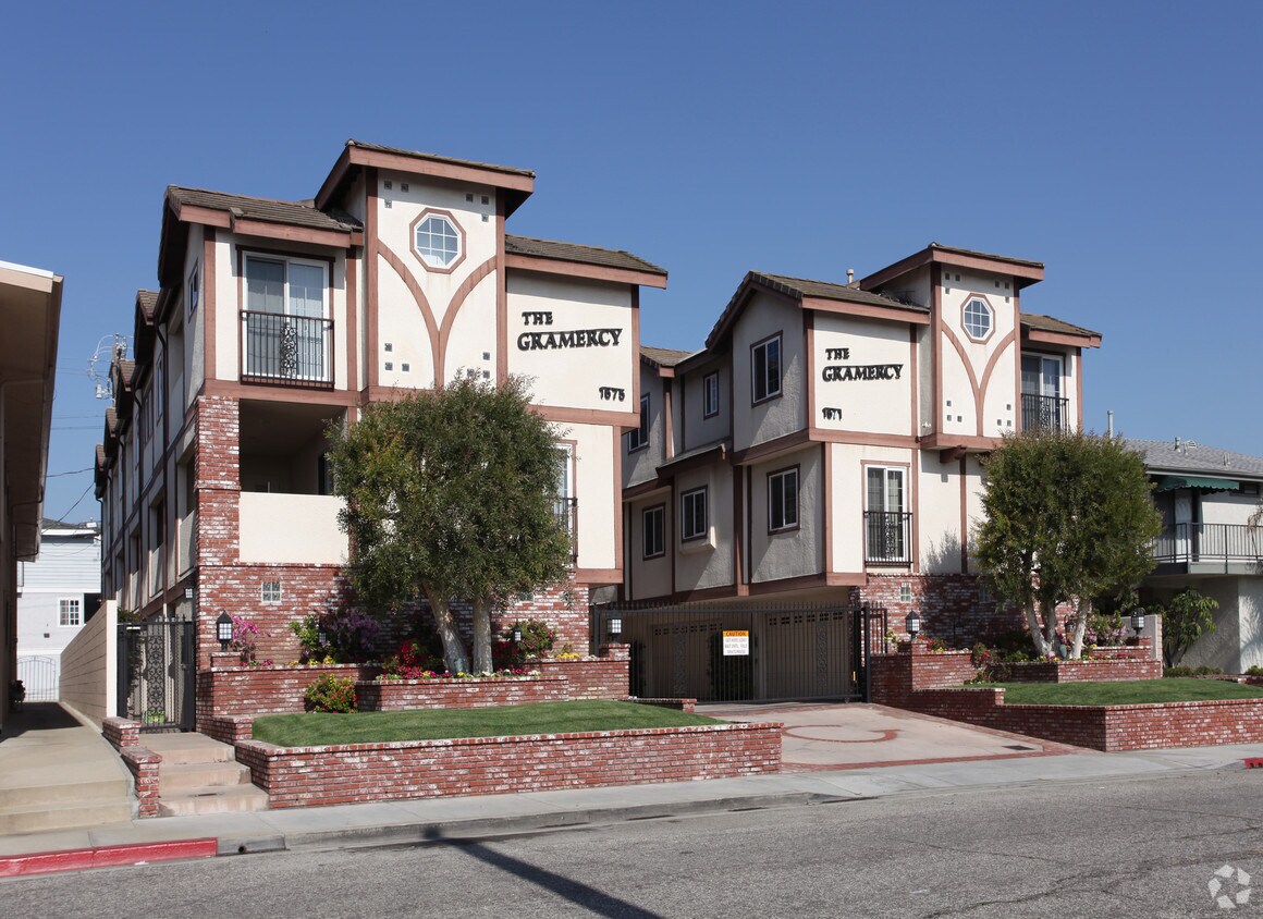 1671 1675 Gramercy Ave Torrance Ca 90501 Apartments Torrance Ca Apartments Com