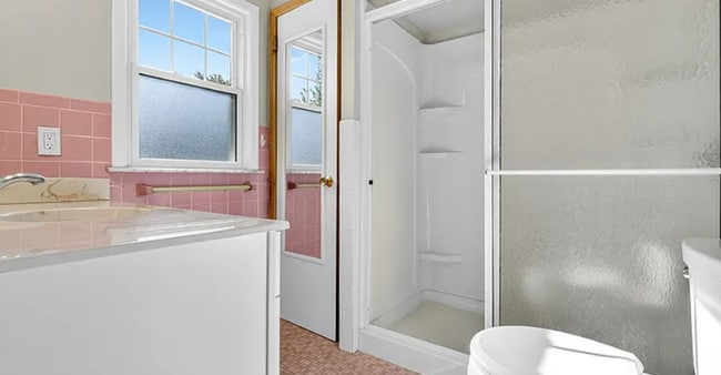 Bathroom - 1531 Crestwood Rd