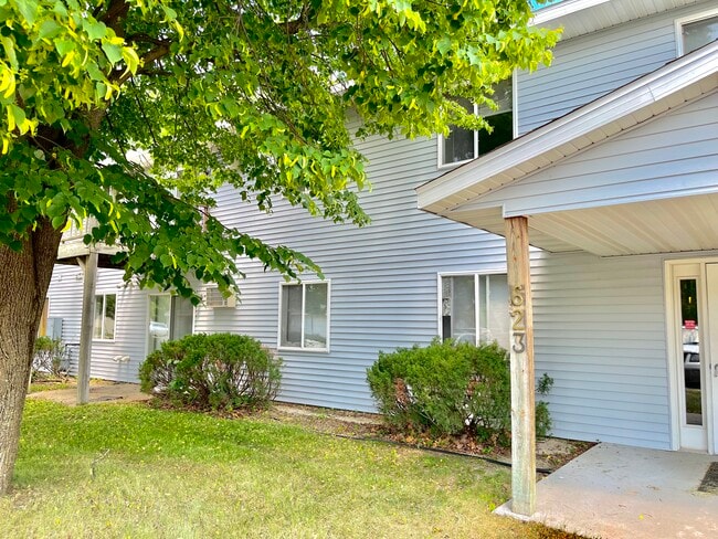 Building Photo - 623 Amy Dr