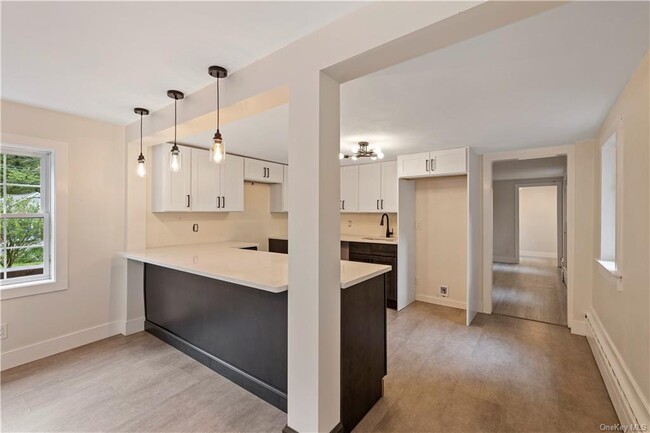 Foto del edificio - 24 Johnsontown Rd