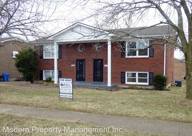 Building Photo - 402 Whispering Hills Dr