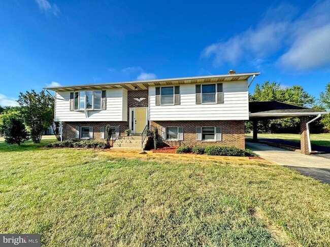 Building Photo - 8530 Wedding Dr